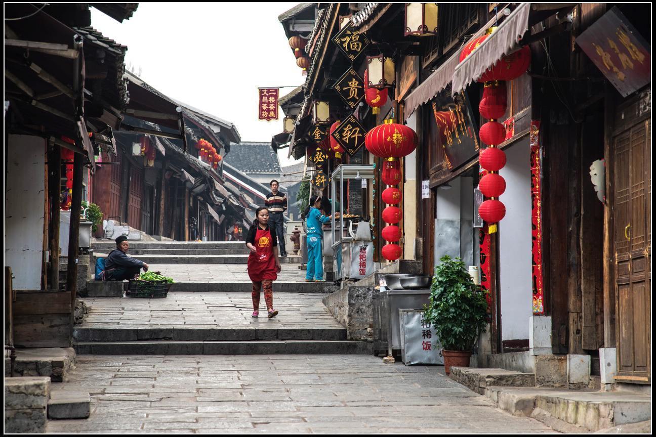 参加学校乒乓球比赛的所有队员个大主每个大竹在分成四个小组每个小组有9人参？游戏画面